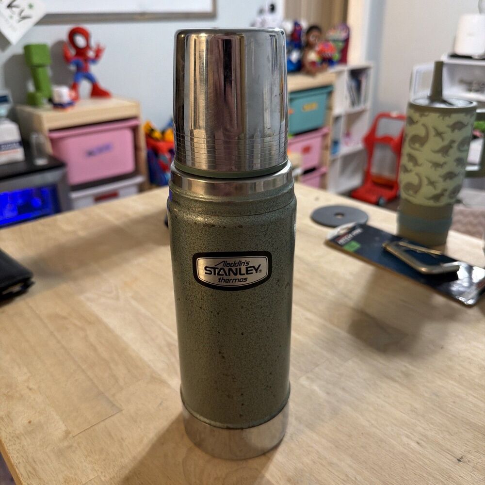 Vintage Aladdin Stanley Thermos No. A-943C Green USA Pint Size Great Condition